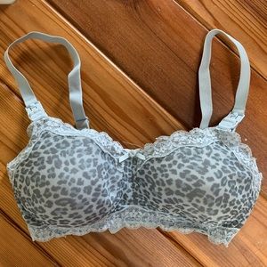 Simple Wishes pumping and nursing bra